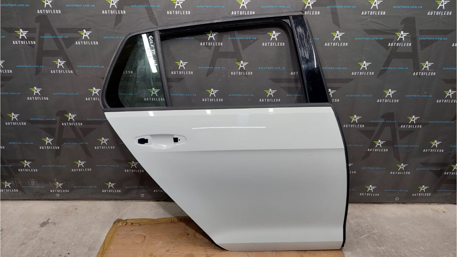 Дверь задняя правая 5G4833056AC, 5G4833056AD Volkswagen Golf VII, хетчбек, код краски: 0Q0Q бу